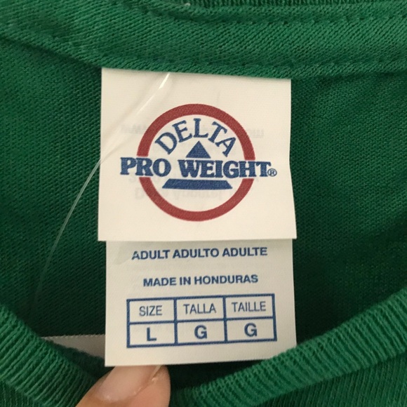 Snarky Holiday Shirt Bite Me Gingerbread Man Size Large NEW Tags - Picture 3 of 3